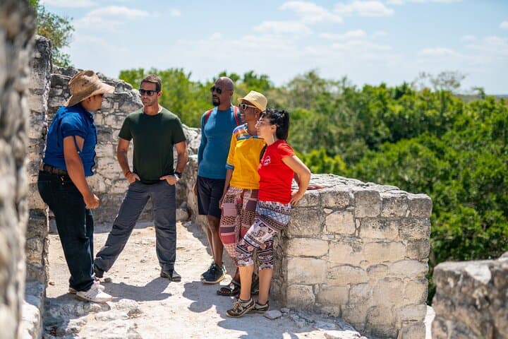 Unlock Teotihuacan Pyramids: Private Tour & Delicious Local Lunch