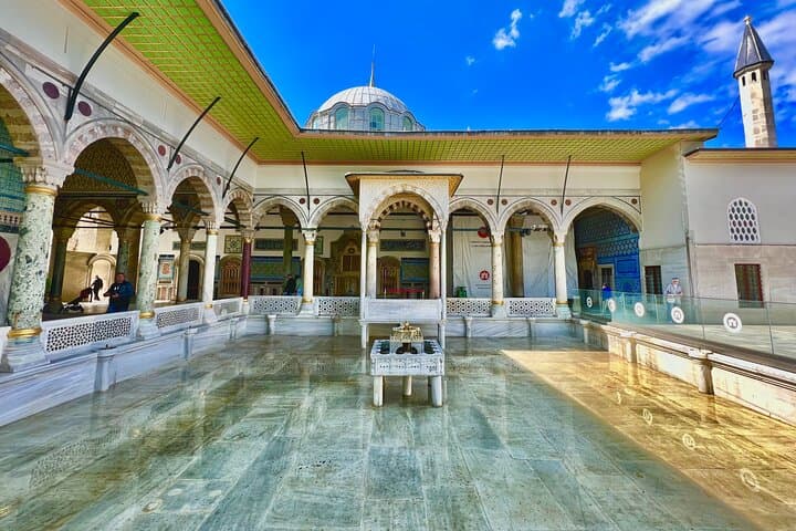 Topkapi Palace/Harem, Basilica Cistern, Grand Bazaar Private Tour