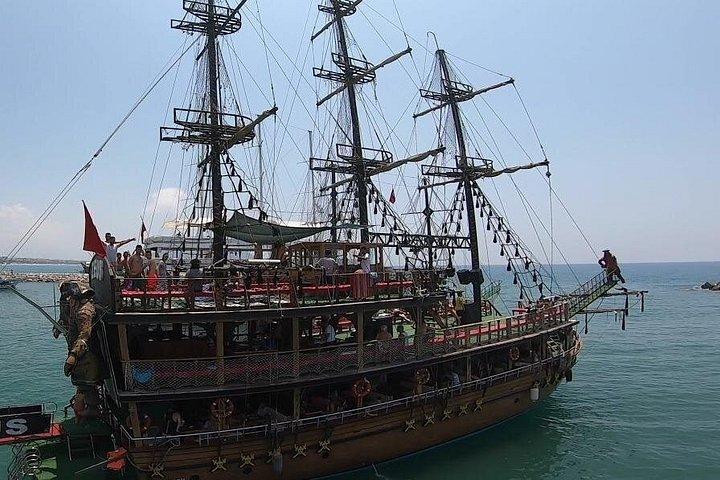 Excursion en catamaran à Alanya avec déjeuner, boissons gazeuses et transfert