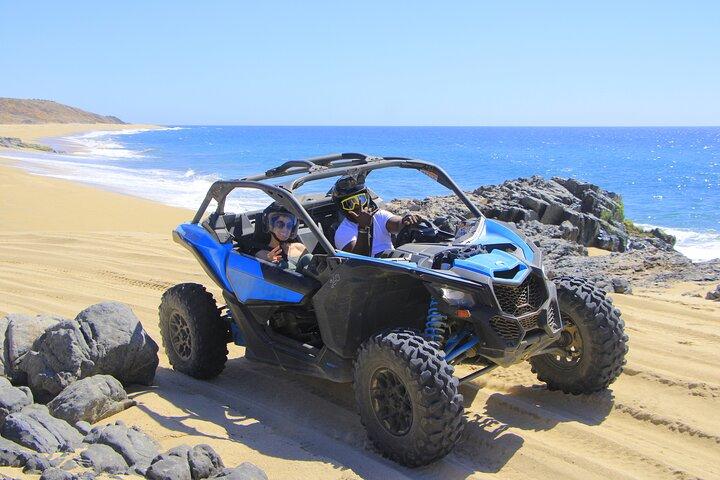 マーベリック カン アム X3 ビーチと砂漠の UTV アドベンチャー