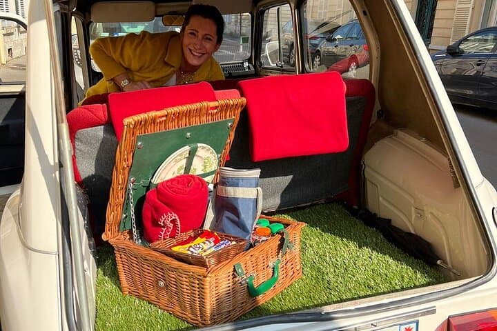 2-Hour Private Tour of Versailles in a Vintage Car (2CV)