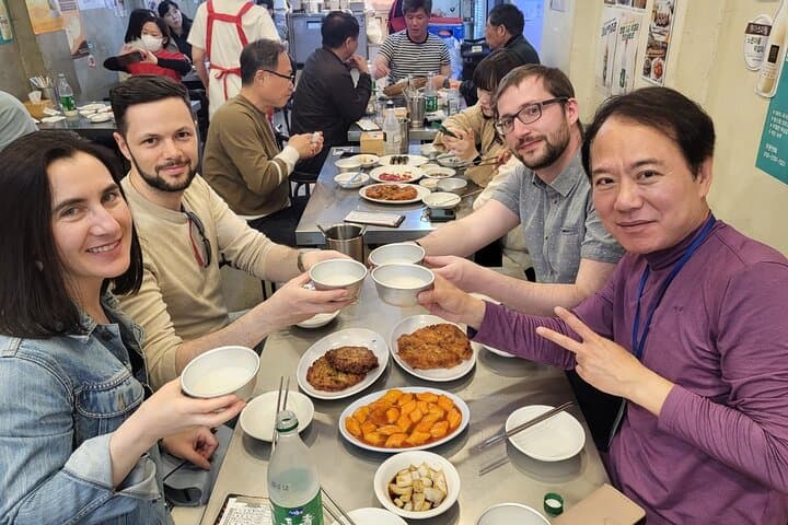 Seoul Gwangjang Market Street Food Walking and Tasting tour