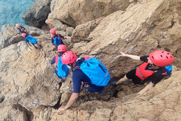 3-Hour Small Group Coasteering in Sounio
