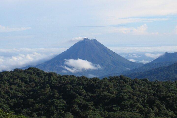 Excursão privada ao Parque Místico, Vulcão Arenal e Termas de Baldi