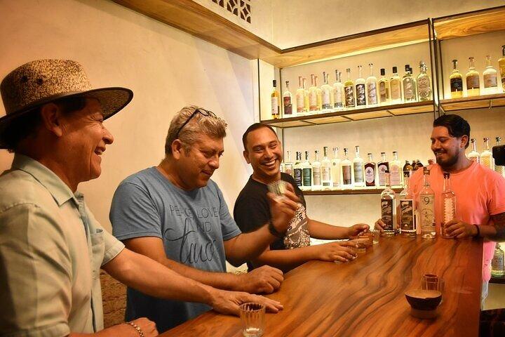 Degustazione di tequila artigianale premium presso la sala degustazione El