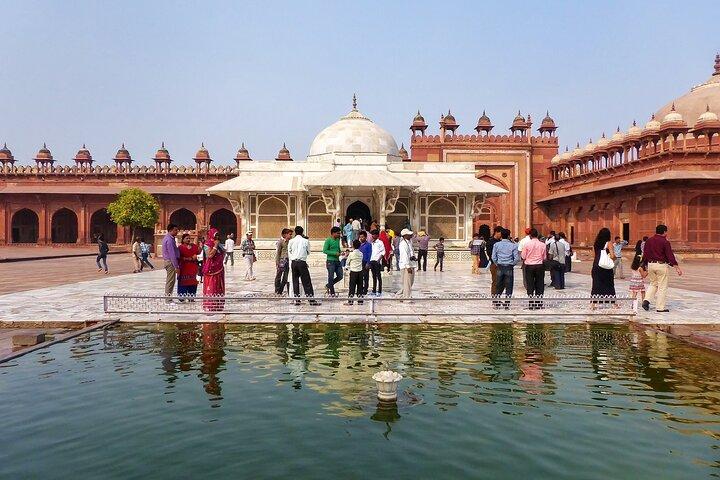 Führung durch Fatehpur Sikri von Agra mit Delhi Drop