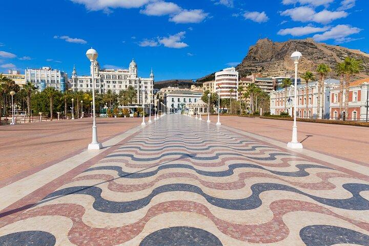 Alicante : visite privée à pied personnalisée avec un guide local