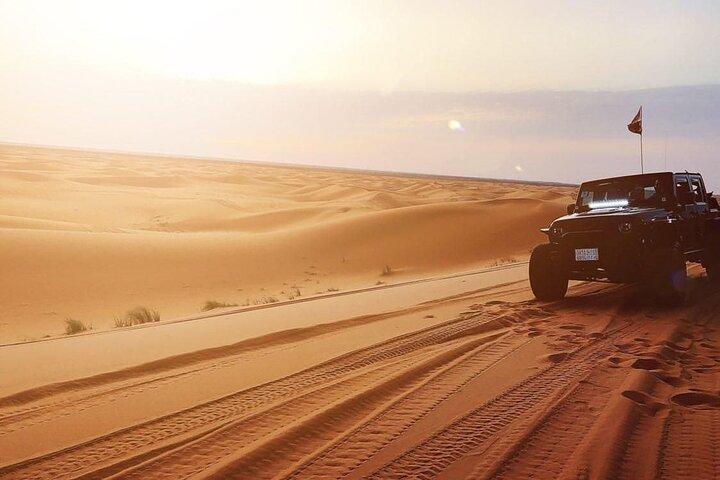 Paseo por las dunas en 4X4 con sandboarding en las pirámides de Arabia Saudí