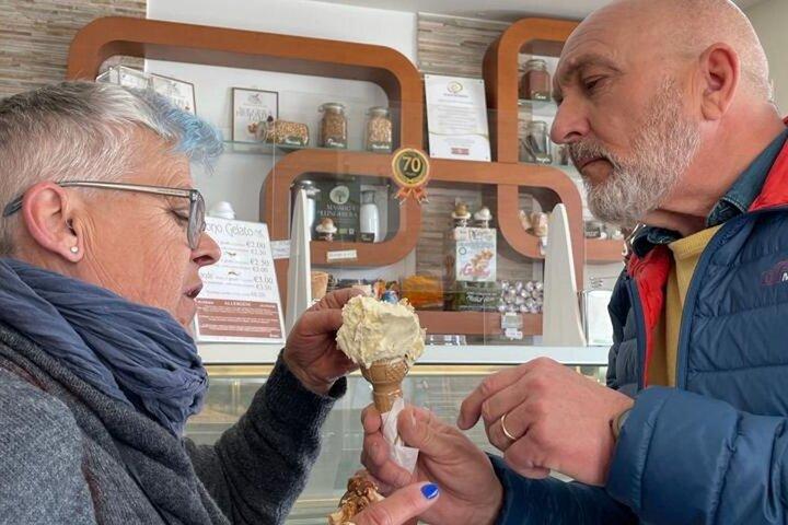 Tour Gastronomico di Alberobello a Piedi con Guida e Snack