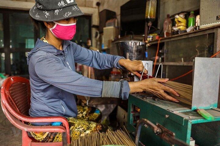 Hanoi : Weihrauchdorf & Ninh Binh Tagestour in kleiner Gruppe