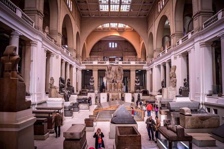 Oudheden in het Grande Egyptian Museum met privérondleiding