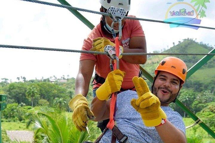 Tour adrenalinico in zipline e canopy a Punta Cana +