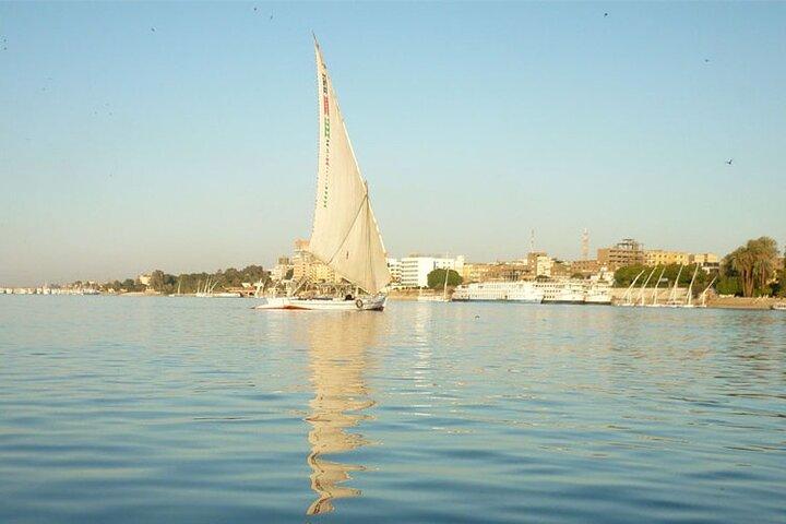 Gita in barca a vela privata in feluca ad Assuan sul Nilo