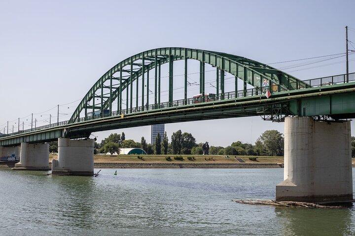 ガイド付きベオグラードプライベートカスタムウォーキングツアー(プライベートツアー)