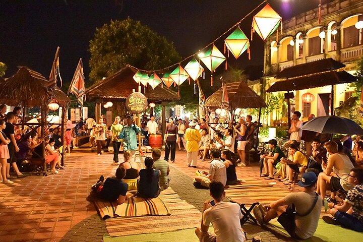 Vietnam Central Tour ved at leje privat guide & tur rundt køretøj