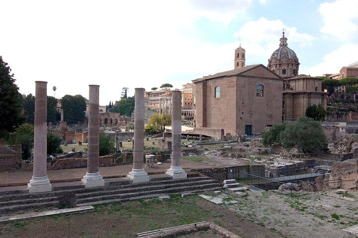 Ancient Rome Tour with an Archaeologist - Small Group