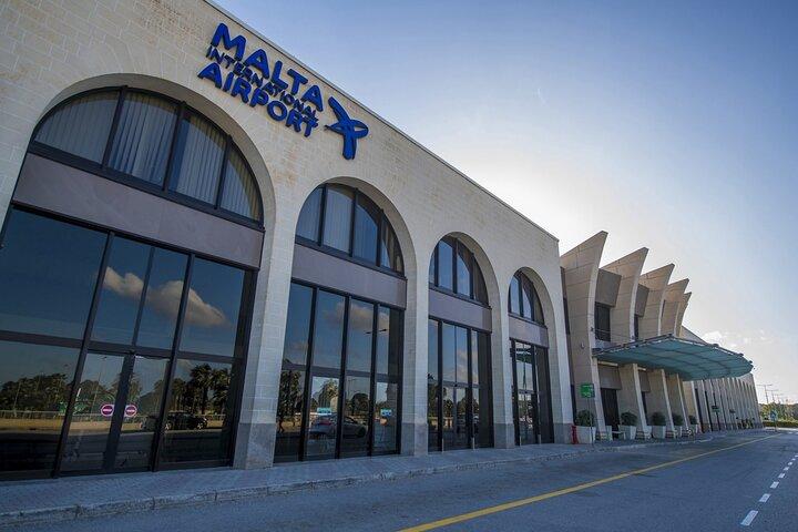 8-zits busje - Malta International Airport naar hotel/accommodatie
