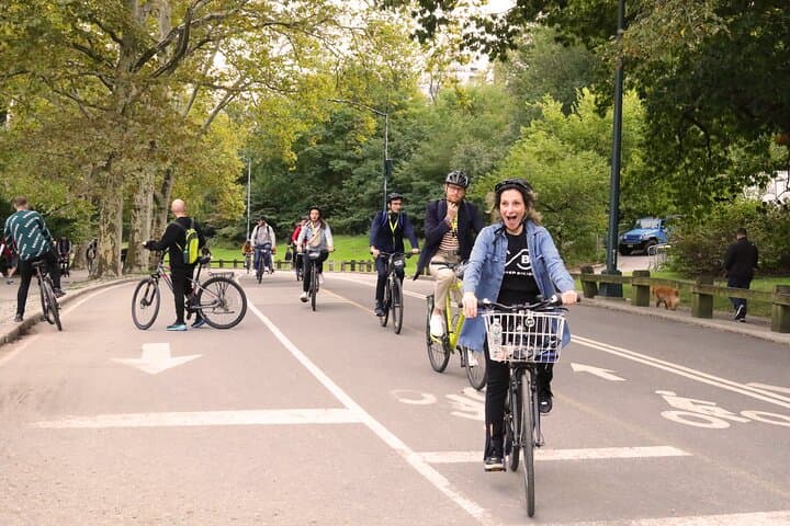 Central Park Bike Tour in French or English
