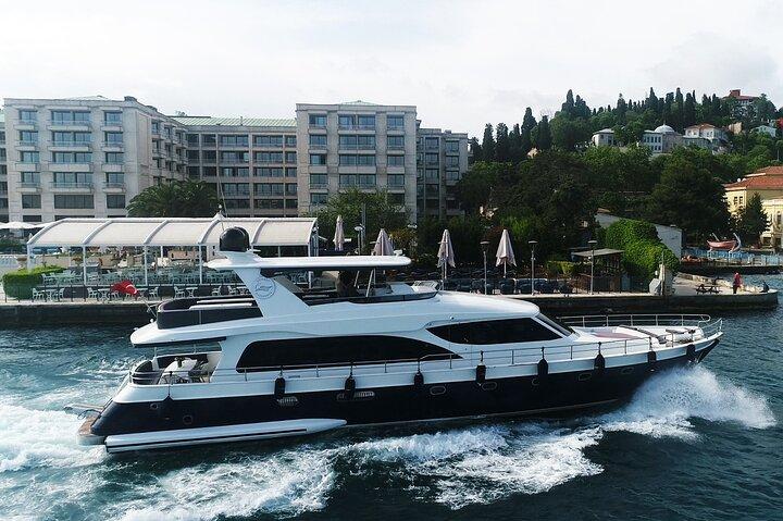 Croisière sur le Bosphore à Istanbul en yacht de luxe avec escale asiatique
