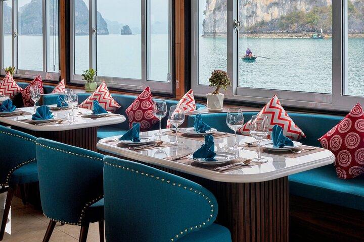 Excursión de un día completo a Halong de lujo en crucero acogedor desde Hanoi por autopista
