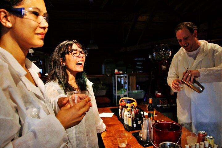 Mad Scientist Cocktail och Mocktail Lab