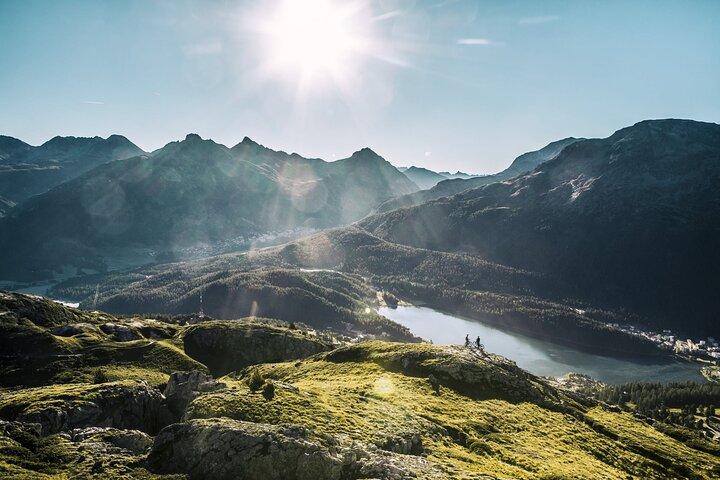 Découvrez l'Engadine avec une visite guidée privée à vélo