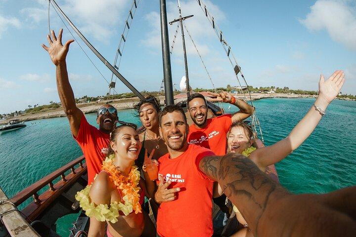 Jolly Pirate Sunset Grub en Grog Dinner varen op Aruba