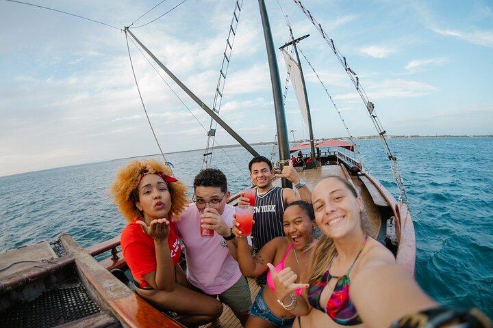 Jolly Pirate Sunset Grub en Grog Dinner varen op Aruba