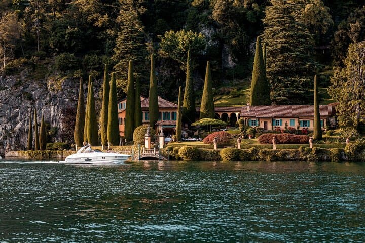 Yacht Tour on the Magic Lake: History and Comfort