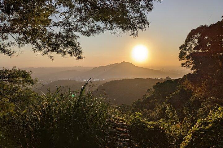 Eintägige Wanderung durch den Yangmingshan-Nationalpark in Taipeh