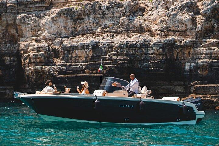 Polignano a Mare: Privat båttur med champagne - 2 timmar