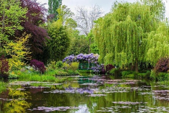 From Paris, Monet’s Enchanted Giverny Tour in very small group