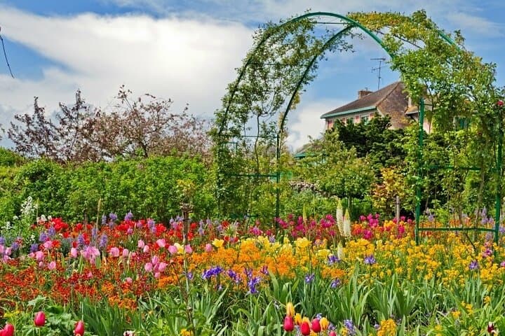 From Paris, Monet’s Enchanted Giverny Tour in very small group