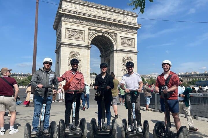 Paris: Experience Segway Top Highlights Small Group 2 Hours