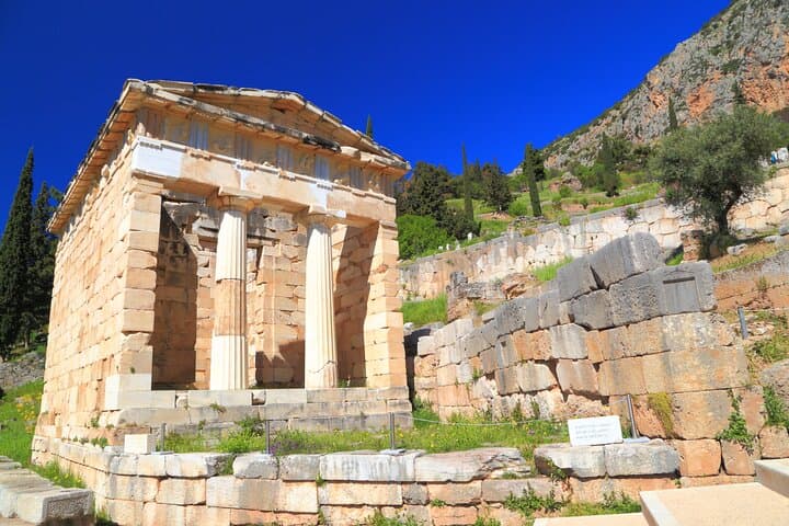 4-Day Greece Highlights Tour: Epidaurus, Mycenae, Olympia, Delphi and Meteora