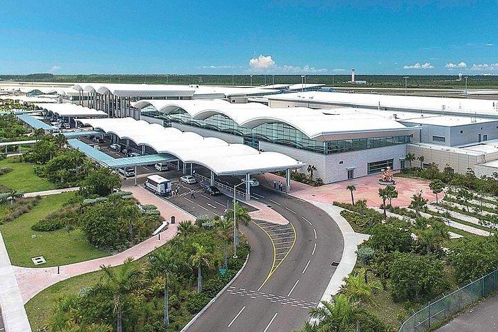 Traslado privativo de ida e volta em minivan para Paradise Island
