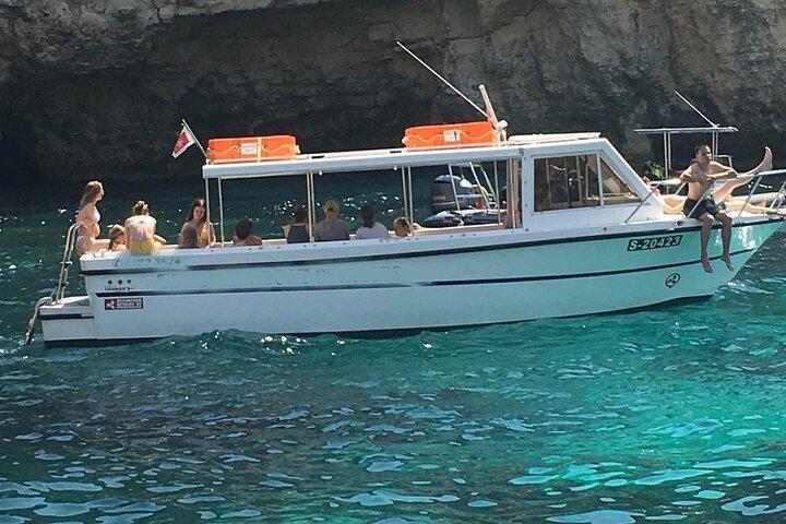 Comino och Gozo privat båttur: Julie Pearl Boat