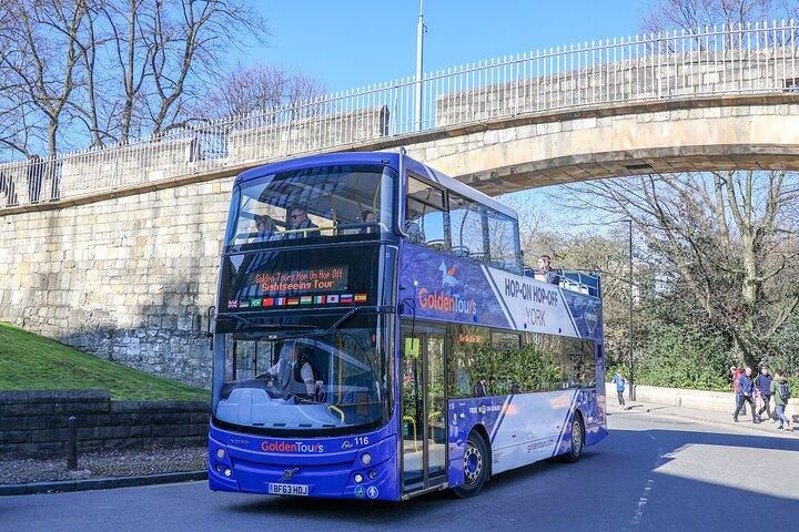 Golden Tours York Visite en bus à toit ouvert à arrêts multiples avec audioguide