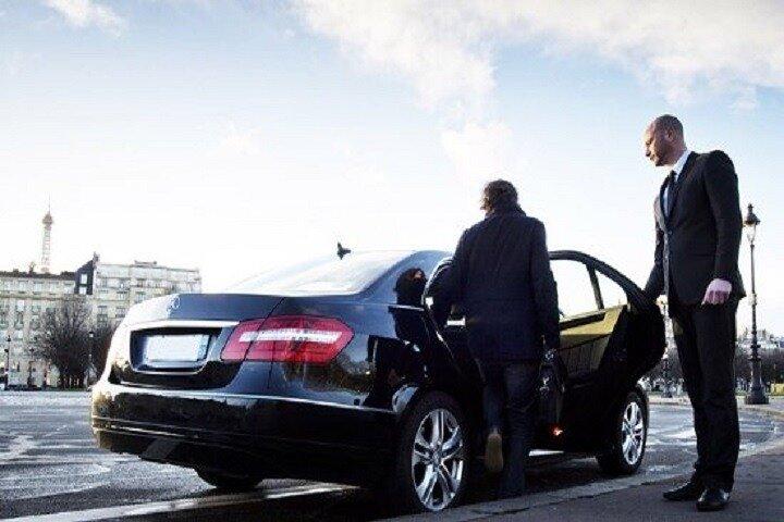 Dubai Airport Arrival Transfer (DXB) Private Meet & Greet Service