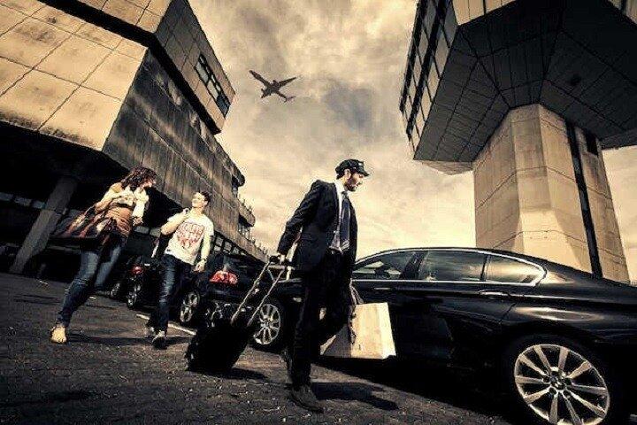 Dubai Airport Arrival Transfer (DXB) Private Meet & Greet Service