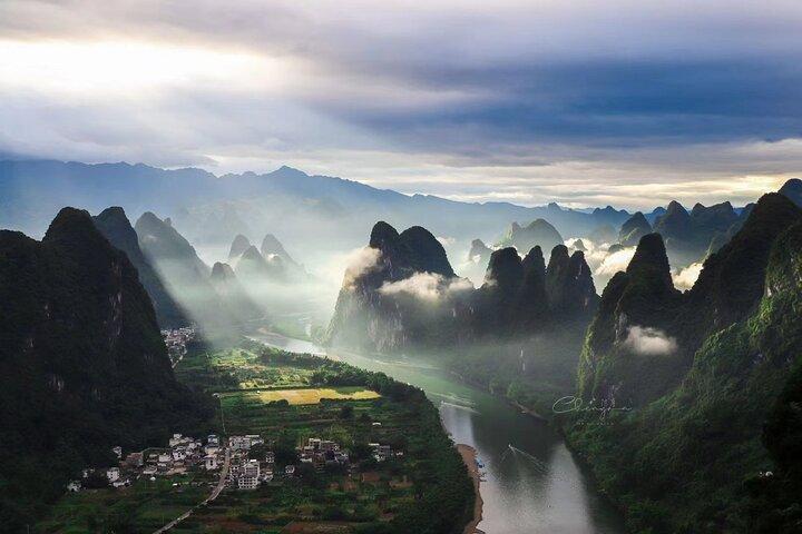 Cruzeiro de dia inteiro em Guilin Li-River e excursão privada de um dia ao monte Yangshuo Xianggong