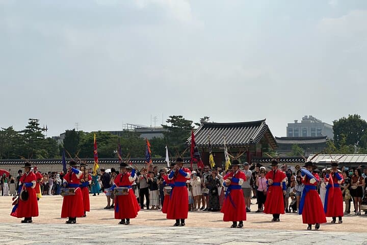 Best Things to Do - Half Day Seoul Trip (Seoul Palace & Temple)
