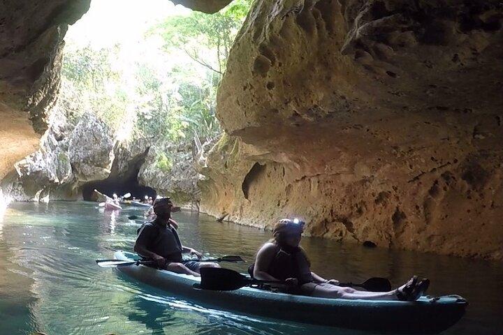 Cave Kajak og Jungle Zip line Adventures