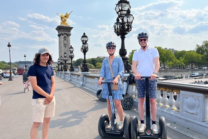 Paris Segway Tour with Ticket for Seine River Cruise