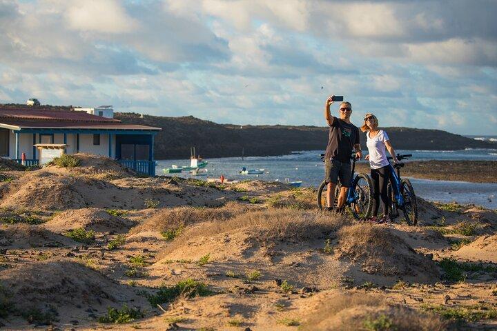 Corralejo: E-Bike-Tour zu Popcorn-Strand & Vulkanen selbstgeführt