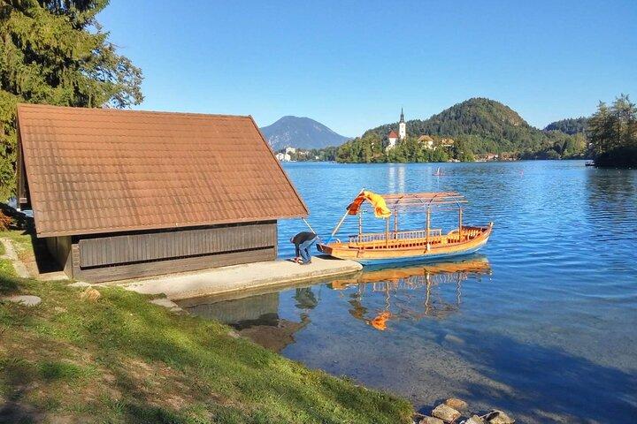 Cave Postojna e Lago Bled Tour de um dia privado saindo de Zagreb