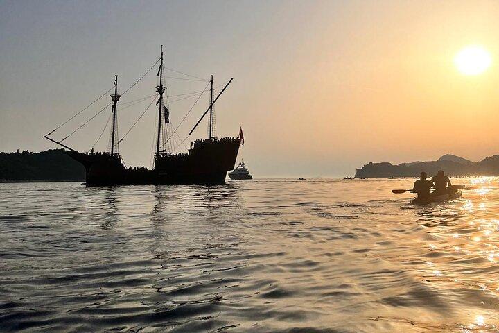Kayak di 2 ore al tramonto con degustazione di vini e stuzzichini