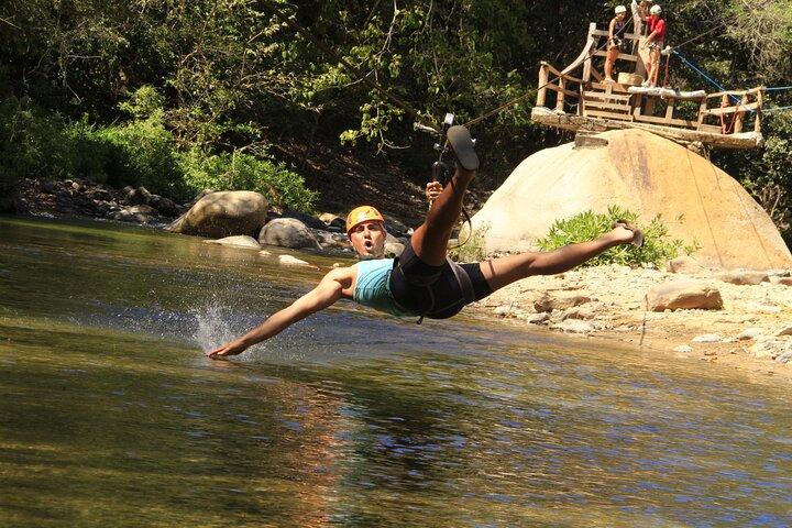 Zip Line, Mules Ride och Walk on the Hanging Bridge
