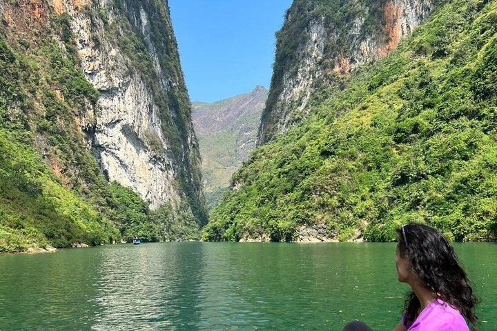Begeleide Multi-2D/ 3D/ 4D-motorfiets met JASMINE Tour in Ha Giang