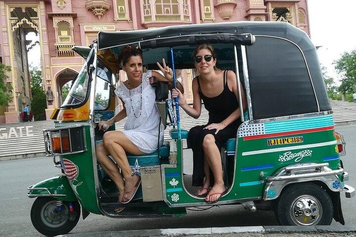 Visite privée d'une journée de la ville de Jaipur avec un tour en tuk tuk